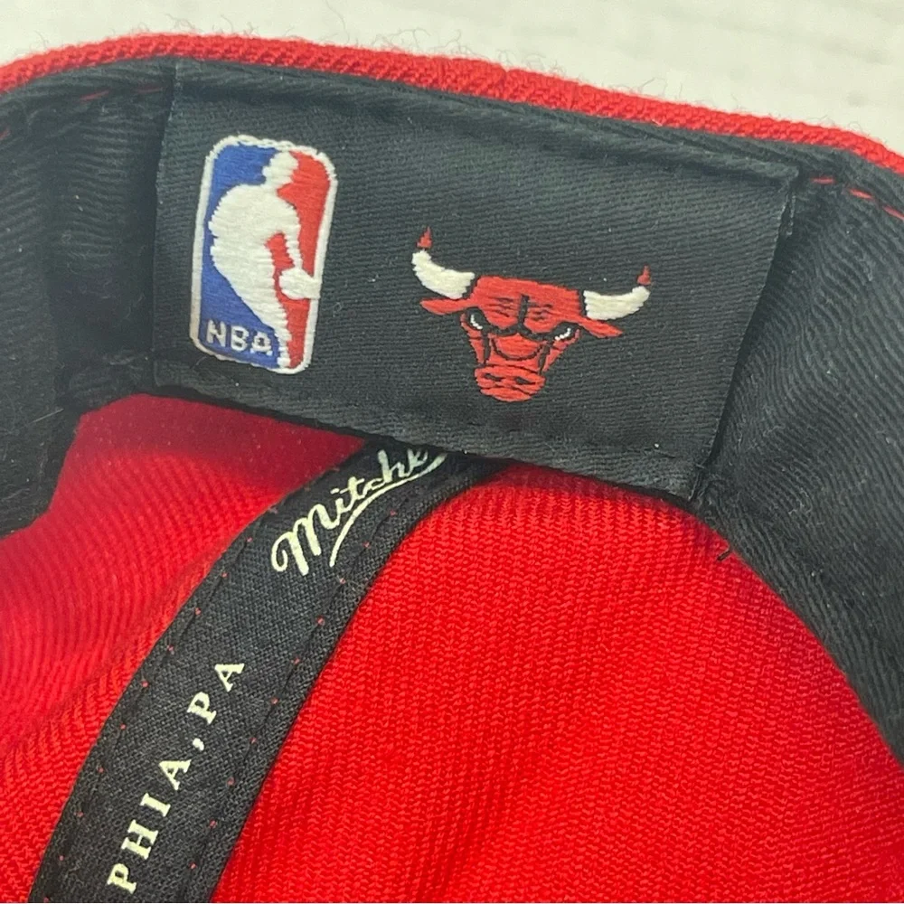 Mitchell & Ness Chicago Bulls NBA Adjustable Hat Red Gray One Size